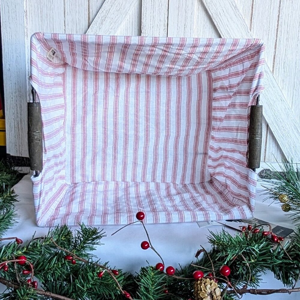 NWT- Rae Dunn Festive “BE MERRY” Wired Basket With Liner - Picture 3 of 5
